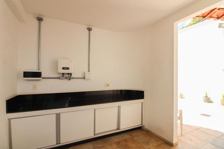Casa à venda com 365m², 4 quartos e 3 vagas Casa à venda com 365m², 4 quartos e 3 vagasÁrea de Serviço
