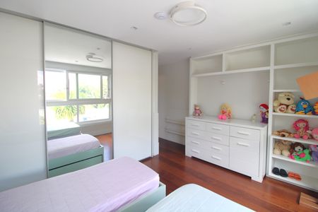 Casa à venda com 637m², 4 quartos e 4 vagasQuarto 4