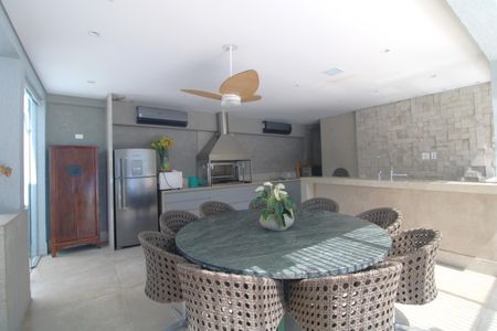 Casa à venda com 637m², 4 quartos e 4 vagasSala