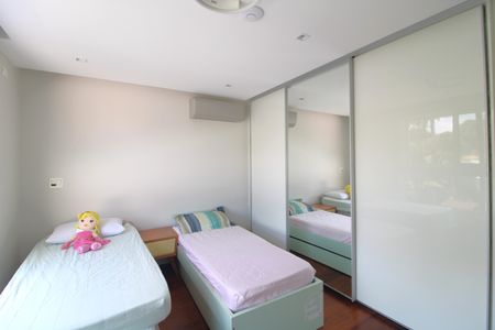 Casa à venda com 637m², 4 quartos e 4 vagasQuarto 4