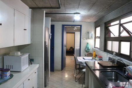 Casa à venda com 299m², 4 quartos e 2 vagasCozinha