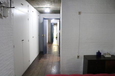 Casa à venda com 299m², 4 quartos e 2 vagasSuíte