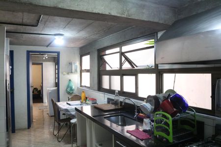 Casa à venda com 299m², 4 quartos e 2 vagasCozinha