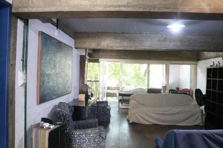 Casa à venda com 299m², 4 quartos e 2 vagasSala