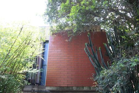 Casa à venda com 299m², 4 quartos e 2 vagasFachada