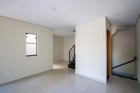 Casa para alugar com 130m², 3 quartos e 4 vagas Casa para alugar com 130m², 3 quartos e 4 vagasSala