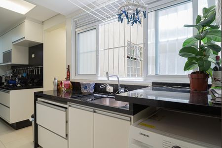 Apartamento à venda com 105m², 2 quartos e 1 vagaÁrea de Serviço