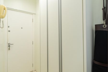 Apartamento à venda com 105m², 2 quartos e 1 vagaÁrea de Serviço