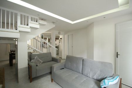 Casa de condomínio à venda com 150m², 3 quartos e 1 vagaSala