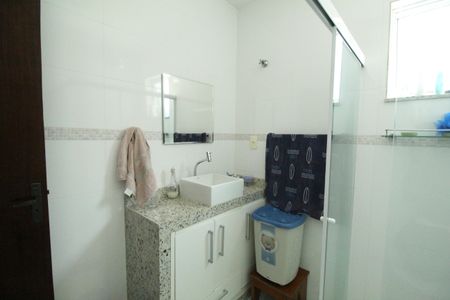 Casa de condomínio à venda com 150m², 3 quartos e 1 vagaBanheiro