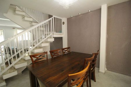 Casa de condomínio à venda com 150m², 3 quartos e 1 vagaSala