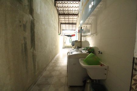 Casa de condomínio à venda com 150m², 3 quartos e 1 vagaÁrea de serviço