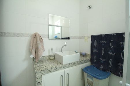 Casa de condomínio à venda com 150m², 3 quartos e 1 vagaBanheiro