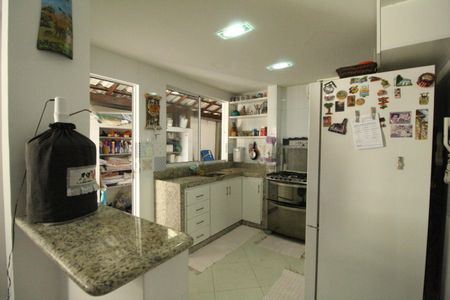 Casa de condomínio à venda com 150m², 3 quartos e 1 vagaCozinha