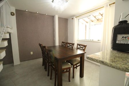 Casa de condomínio à venda com 150m², 3 quartos e 1 vagaSala