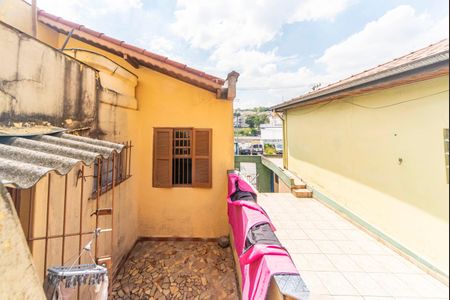 Casa à venda com 235m², 2 quartos e 1 vaga Casa à venda com 235m², 2 quartos e 1 vagaQuintal