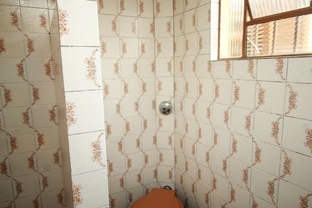 Casa à venda com 235m², 2 quartos e 1 vaga Casa à venda com 235m², 2 quartos e 1 vagaBanheiro