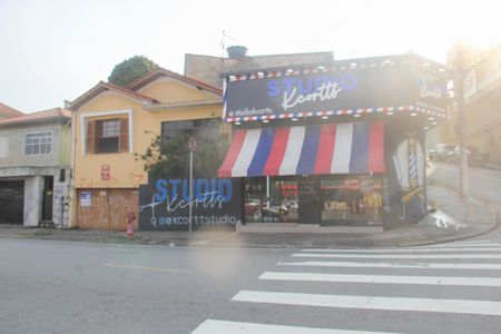 Casa à venda com 235m², 2 quartos e 1 vaga Casa à venda com 235m², 2 quartos e 1 vagaSalão Comercial Já Alugado