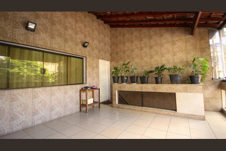 Casa para alugar com 300m², 4 quartos e 2 vagasÁrea Externa