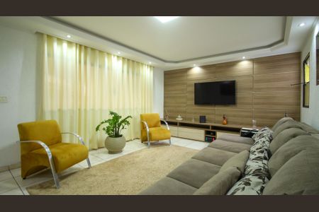 Casa para alugar com 300m², 4 quartos e 2 vagasSala ( Casa 2)