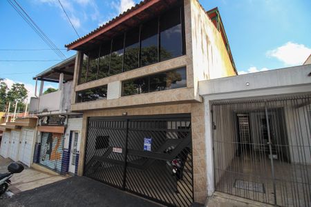 Casa para alugar com 300m², 4 quartos e 2 vagasFachada