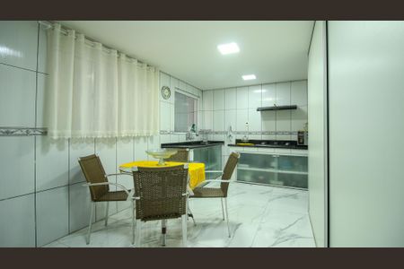 Casa para alugar com 300m², 4 quartos e 2 vagasCozinha  ( Casa 1)