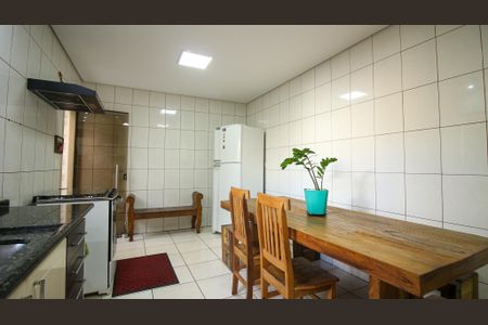 Casa para alugar com 300m², 4 quartos e 2 vagasCozinha  ( Casa 2)
