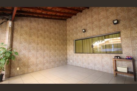 Casa para alugar com 300m², 4 quartos e 2 vagasÁrea Externa