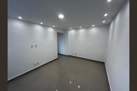 Apartamento à venda com 74m², 2 quartos e sem vagaSala