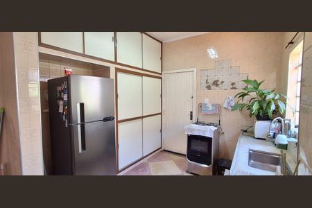 Casa à venda com 400m², 2 quartos e 2 vagasCozinha