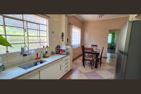 Casa à venda com 400m², 2 quartos e 2 vagasCozinha