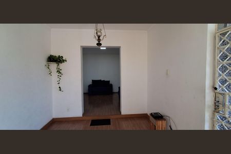 Casa à venda com 400m², 2 quartos e 2 vagasSala