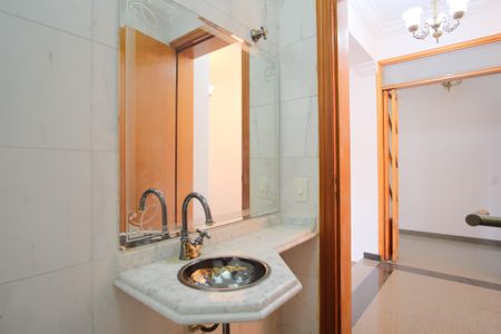 Apartamento para alugar com 200m², 4 quartos e 3 vagasLavabo