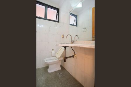 Apartamento para alugar com 200m², 4 quartos e 3 vagasLavabo