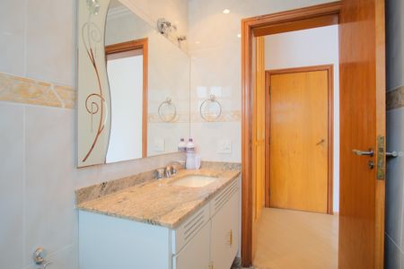 Apartamento para alugar com 200m², 4 quartos e 3 vagasBanheiro da Suíte 2