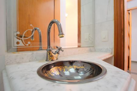 Apartamento para alugar com 200m², 4 quartos e 3 vagasLavabo