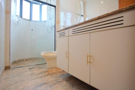 Apartamento para alugar com 200m², 4 quartos e 3 vagasBanheiro da Suíte 2