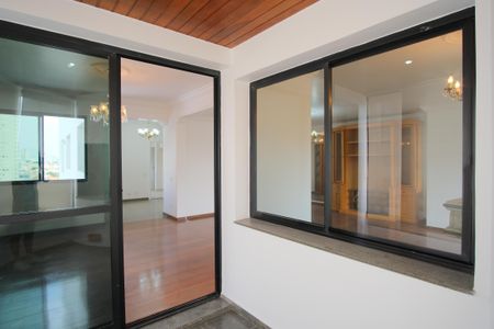 Apartamento para alugar com 200m², 4 quartos e 3 vagasVaranda