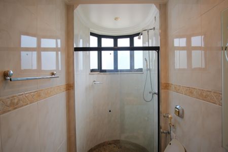 Apartamento para alugar com 200m², 4 quartos e 3 vagasBanheiro da Suíte 2