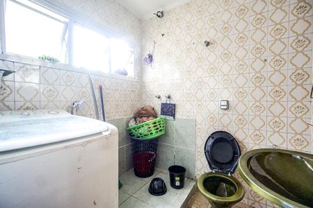 Casa de condomínio à venda com 900m², 8 quartos e 8 vagas Casa de condomínio à venda com 900m², 8 quartos e 8 vagasBanheiro da suíte 01