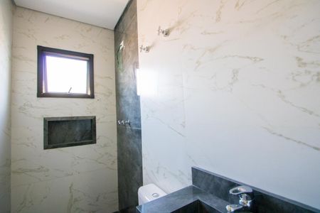 Casa para alugar com 130m², 3 quartos e 4 vagas Casa para alugar com 130m², 3 quartos e 4 vagasBanheiro social