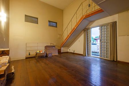 Casa à venda com 230m², 6 quartos e 3 vagasCasa 2 - Sala