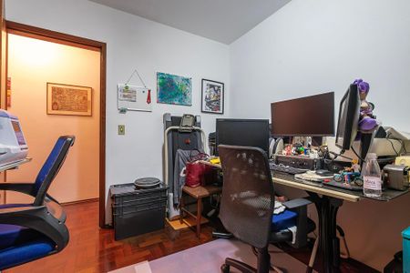 Casa à venda com 230m², 6 quartos e 3 vagasCasa 1 - Quarto 3