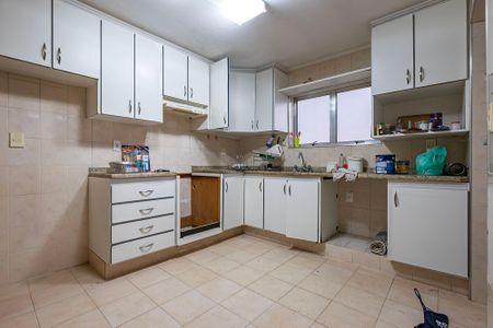 Casa à venda com 230m², 6 quartos e 3 vagasCasa 2 - Cozinha