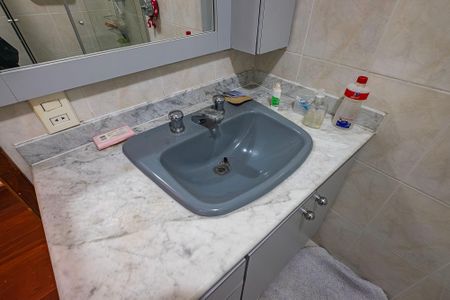 Casa à venda com 230m², 6 quartos e 3 vagasCasa 2 - Banheiro