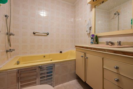 Casa à venda com 230m², 6 quartos e 3 vagasCasa 2 - Suíte