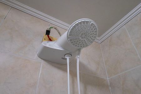 Casa à venda com 230m², 6 quartos e 3 vagasCasa 2 - Banheiro