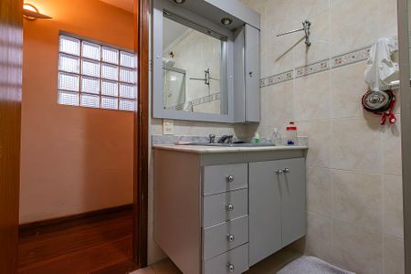 Casa à venda com 230m², 6 quartos e 3 vagasCasa 2 - Banheiro