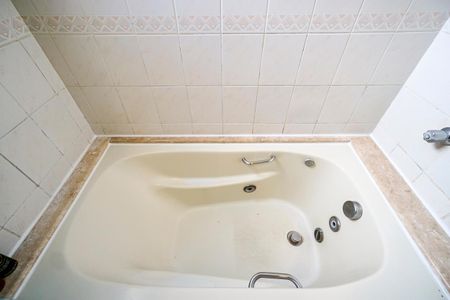 Apartamento à venda com 125m², 4 quartos e 3 vagasBanheiro da suíte 02