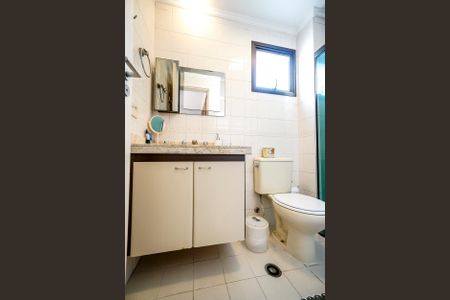 Apartamento à venda com 125m², 4 quartos e 3 vagasBanheiro da suíte 01